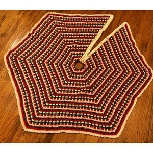 Vintage Handmade Crochet Hexagon Christmas Tree Skirt Red Green 49"-57" Buttons